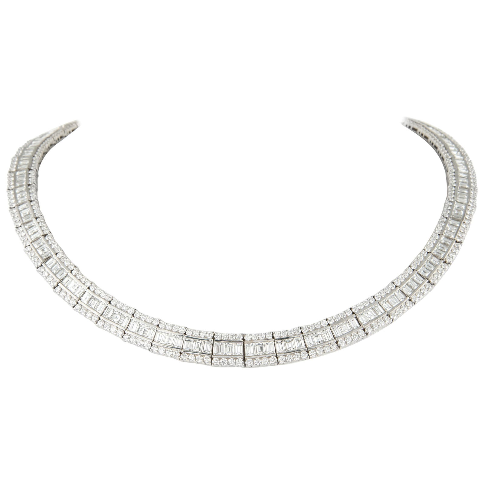 18K White Gold 31.73ct Baguette Diamond Necklace with Appraisal: 18K White Gold 31.73ct Baguette Diamond Necklace with Appraisal This stunning necklace features a total of 31.73 carats of exquisite diamonds set in luxurious 18-karat white gold. It showcases an impr