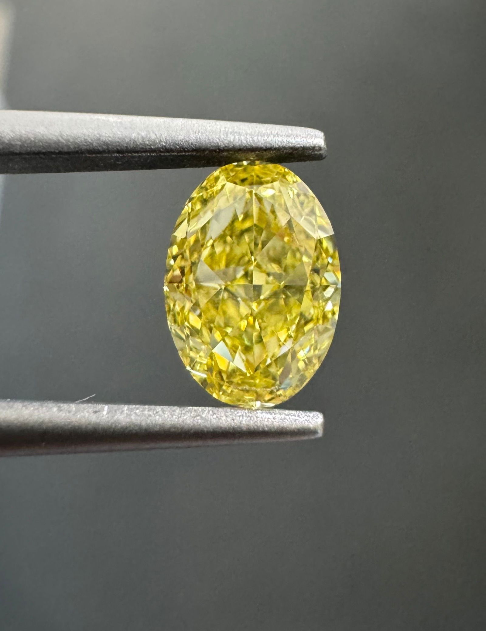 Loose Diamond - OVAL 0.67ct Fancy Intense Yellow VVS1 (1 of 1)