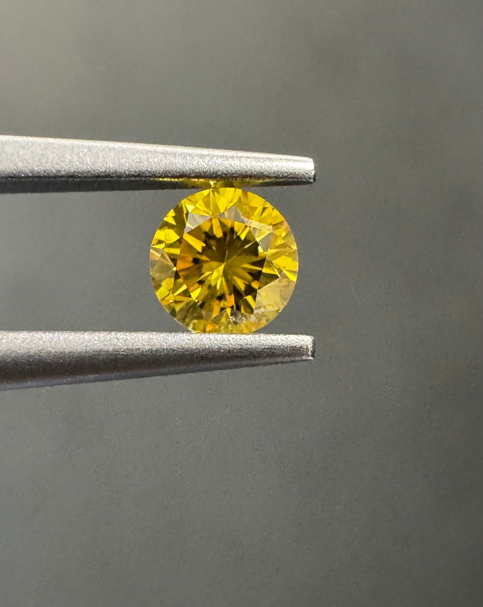 Loose Diamond - ROUND 0.19ct Fancy Vivid Yellow I1 (1 of 1)