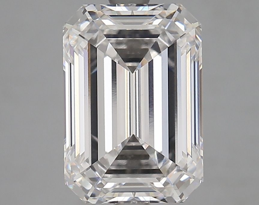 Loose Diamond - EMERALD 4.04ct D VVS2: Loose Diamond - EMERALD 4.04ct D VVS2 Source: This is a real non-mined Diamond that has been grown in a lab Shape: EMERALD Carats: 4.04 Color: D Clarity: VVS2 Certification: GIA Video: