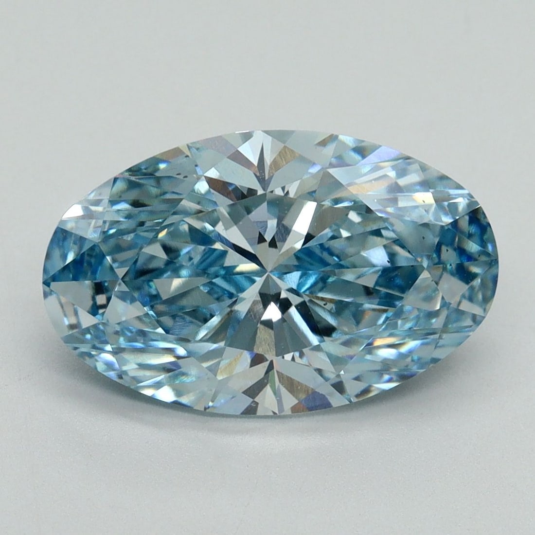 Loose Diamond - OVAL 4.01ct Fancy Vivid Blue VS2: Loose Diamond - OVAL 4.01ct Fancy Vivid Blue VS2 Source: This is a real non-mined Diamond that has been grown in a lab Shape: OVAL Carats: 4.01 Color: Fancy Vivid Blue Certification: IGI Video: