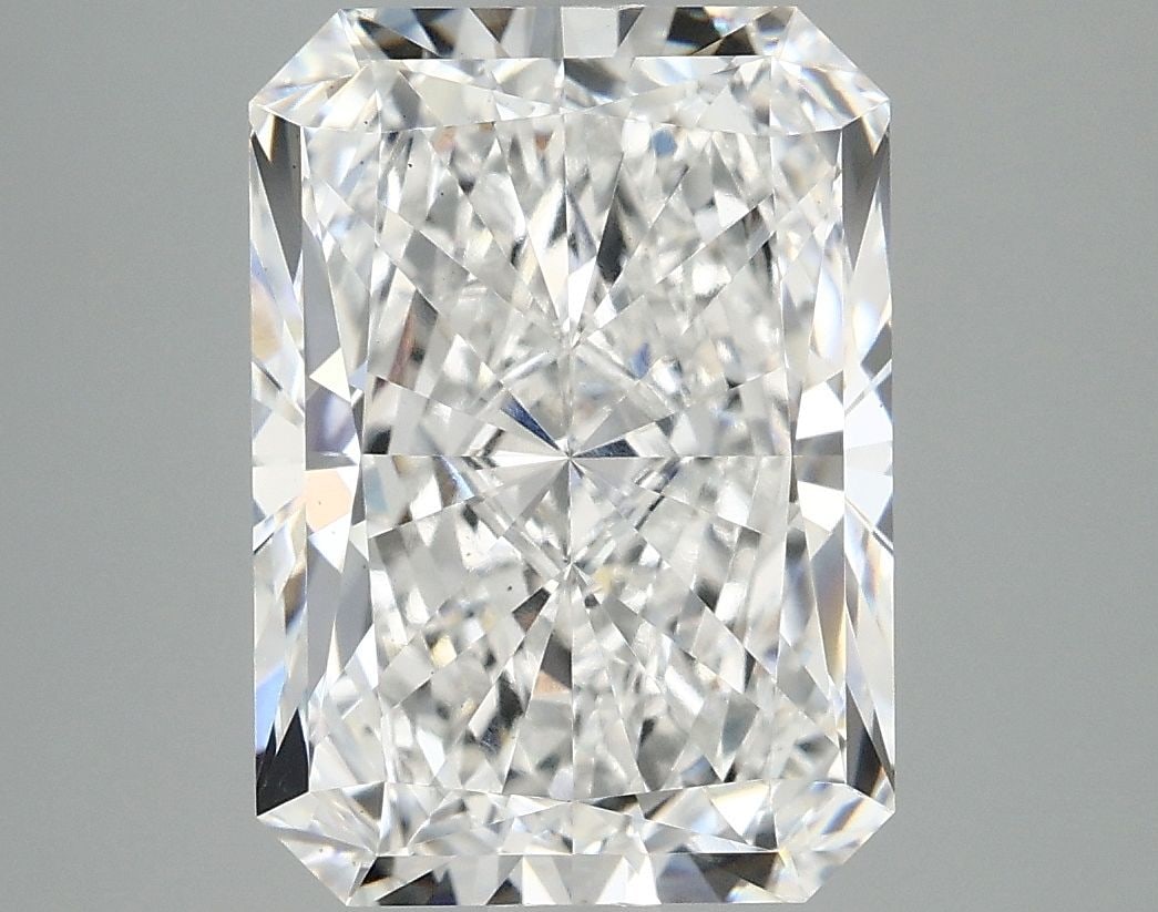 Loose Diamond - RADIANT 5.06ct E VS1: Loose Diamond - RADIANT 5.06ct E VS1 Source: This is a real non-mined Diamond that has been grown in a lab Shape: RADIANT Carats: 5.06 Color: E Clarity: VS1 Certification: IGI Video: