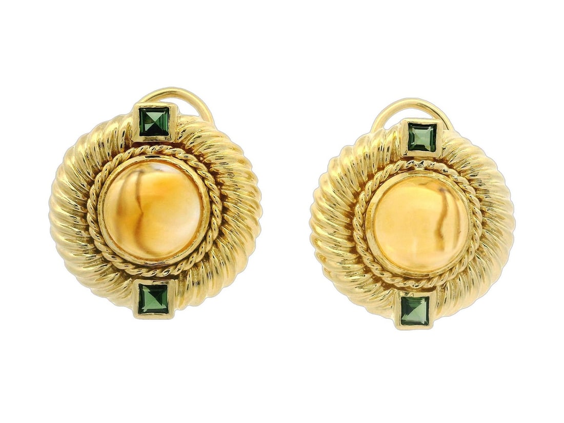 David Yurman 18k Yellow Gold Citrine and Green Tourmaline Button Earrings: David Yurman 18k Yellow Gold Citrine and Green Tourmaline Button Earrings Elevate your style with these exquisite David Yurman earrings, featuring stunning natural gemstones set in luxurious 18k yello