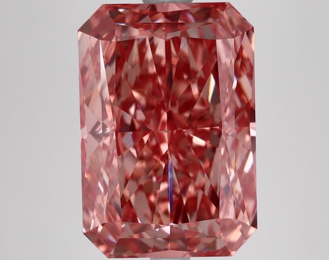Loose Diamond - RADIANT 7.21ct Fancy Vivid Pink VVS2: Loose Diamond - RADIANT 7.21ct Fancy Vivid Pink VVS2 Source: This is a real non-mined Diamond that has been grown in a lab Shape: RADIANT Carats: 7.21 Color: Fancy Vivid Pink Certification: IGI Video: