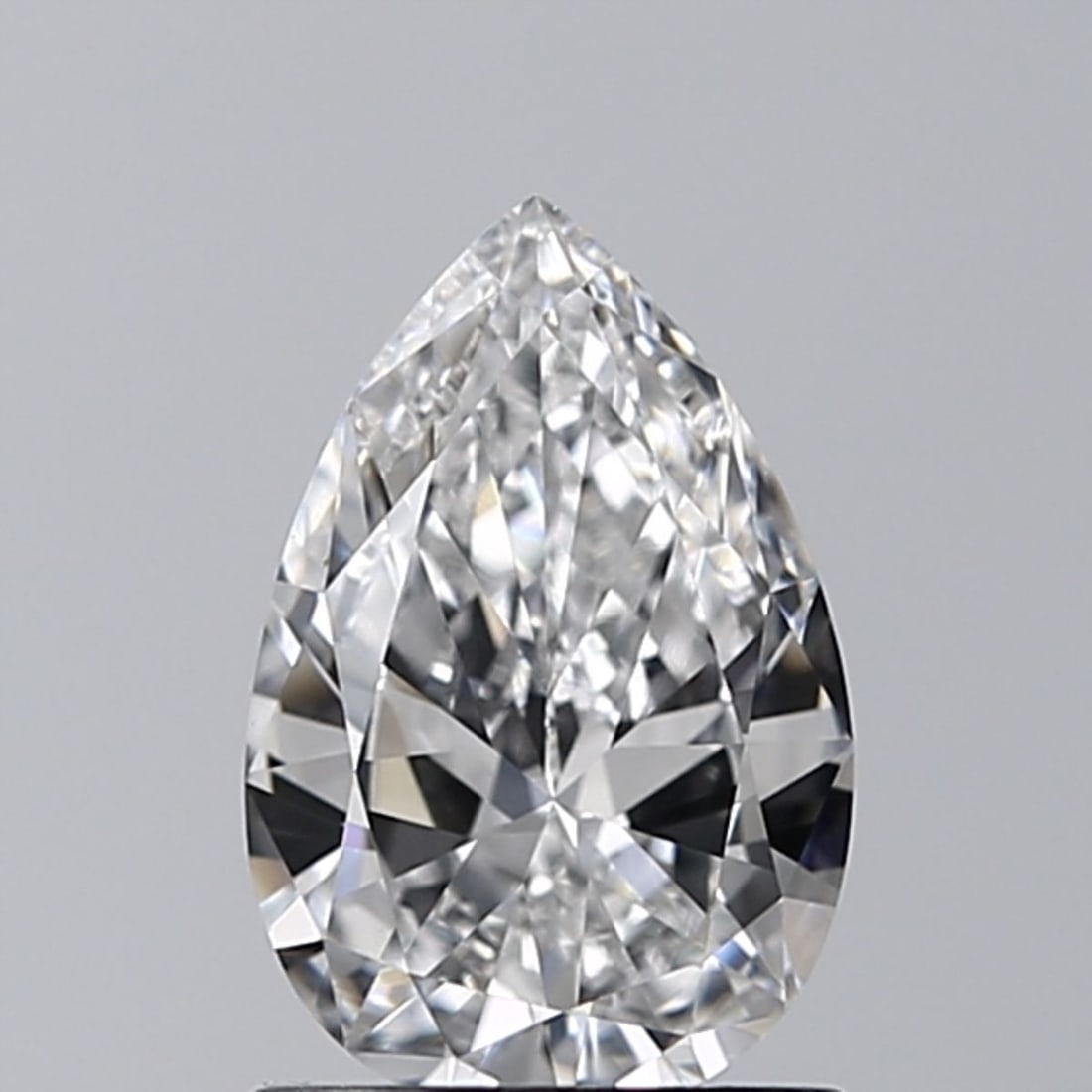 Loose Diamond - PEAR 0.9ct E VS1: Loose Diamond - PEAR 0.9ct E VS1 Source: This is a real non-mined Diamond that has been grown in a lab Shape: PEAR Carats: 0.9 Color: E Clarity: VS1 Certification: IGI Video: