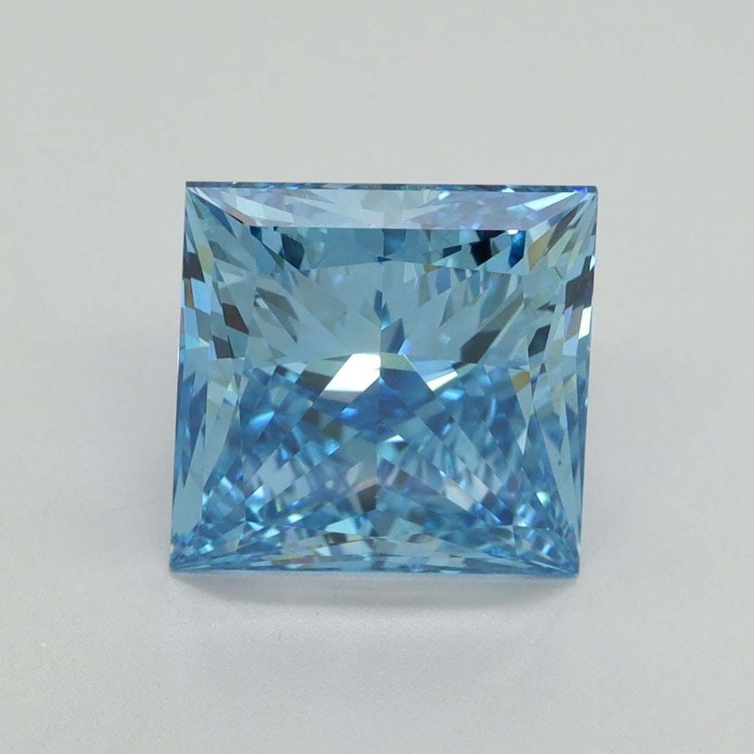 Loose Diamond - PRINCESS 4.02ct Fancy Vivid Blue VS1: Loose Diamond - PRINCESS 4.02ct Fancy Vivid Blue VS1 Source: This is a real non-mined Diamond that has been grown in a lab Shape: PRINCESS Carats: 4.02 Color: Fancy Vivid Blue Certification: IGI Video