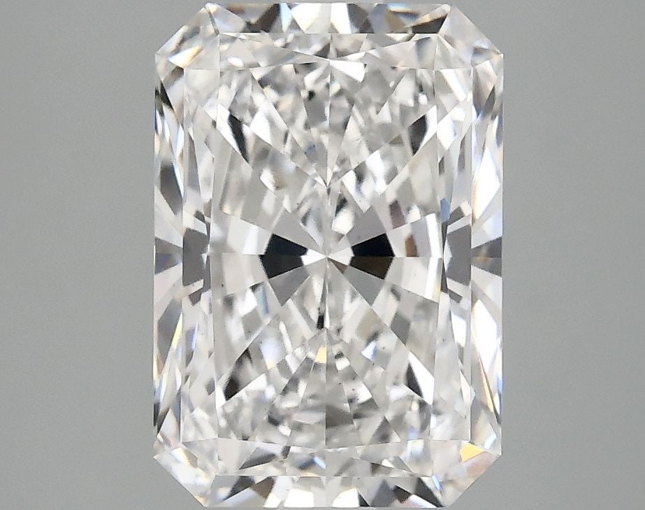 Loose Diamond - RADIANT 3.1ct E VS2: Loose Diamond - RADIANT 3.1ct E VS2 Source: This is a real non-mined Diamond that has been grown in a lab Shape: RADIANT Carats: 3.1 Color: E Clarity: VS2 Certification: IGI Video: