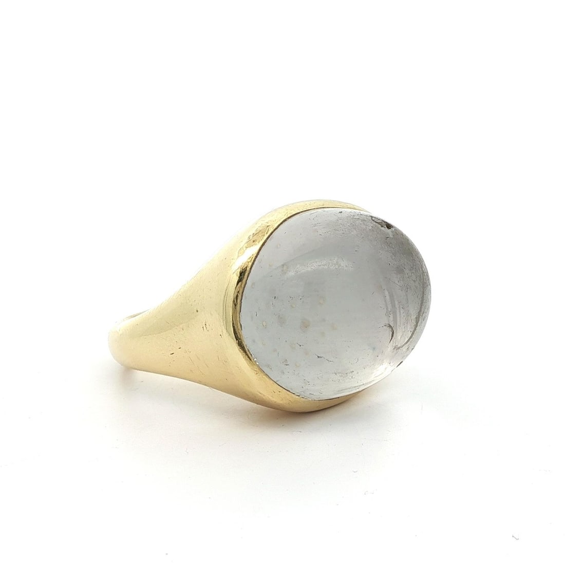 Tiffany & Co. Elsa Peretti 18k Yellow Gold Cabochon Ring with Rock Crystal: Tiffany & Co. Elsa Peretti 18k Yellow Gold Cabochon Ring with Rock Crystal This exquisite Tiffany & Co. Elsa Peretti ring features a stunning large cabochon rock crystal stone, showcasing the natural