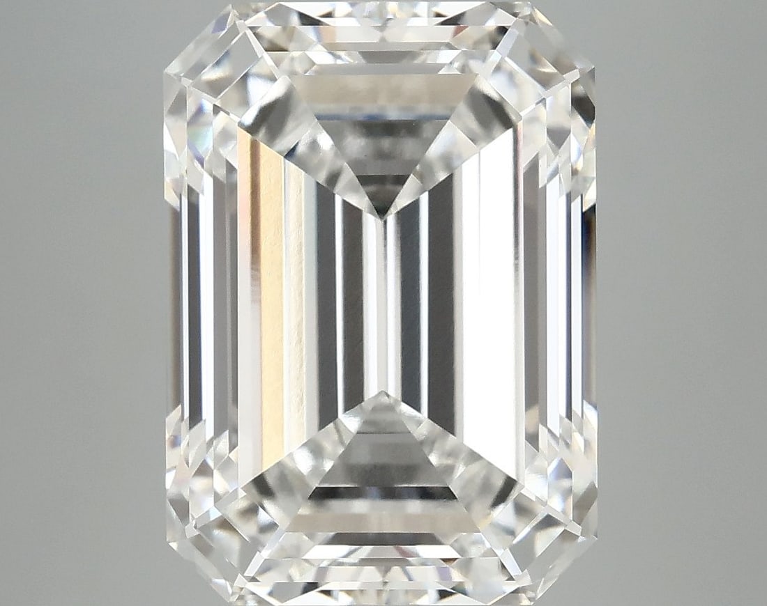 Loose Diamond - EMERALD 9.24ct F VVS2: Loose Diamond - EMERALD 9.24ct F VVS2 Source: This is a real non-mined Diamond that has been grown in a lab Shape: EMERALD Carats: 9.24 Color: F Clarity: VVS2 Certification: IGI Video: