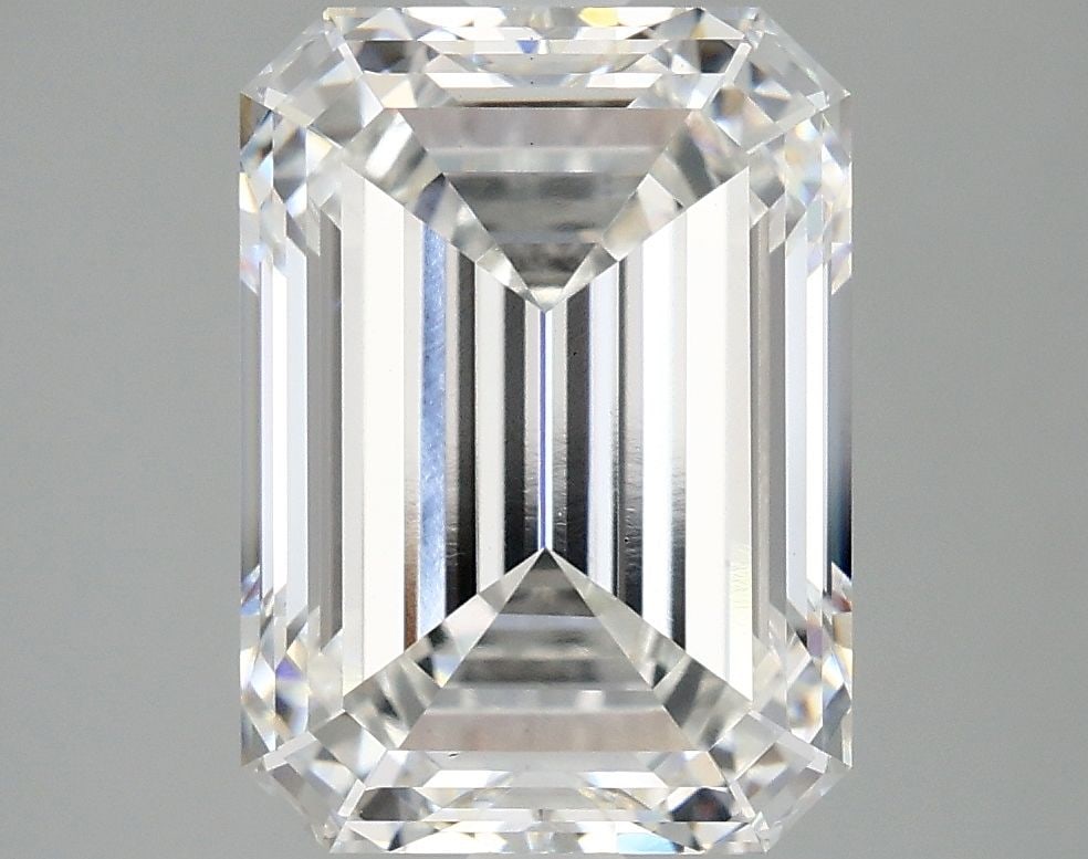 Loose Diamond - EMERALD 5.07ct E VS1: Loose Diamond - EMERALD 5.07ct E VS1 Source: This is a real non-mined Diamond that has been grown in a lab Shape: EMERALD Carats: 5.07 Color: E Clarity: VS1 Certification: IGI Video: