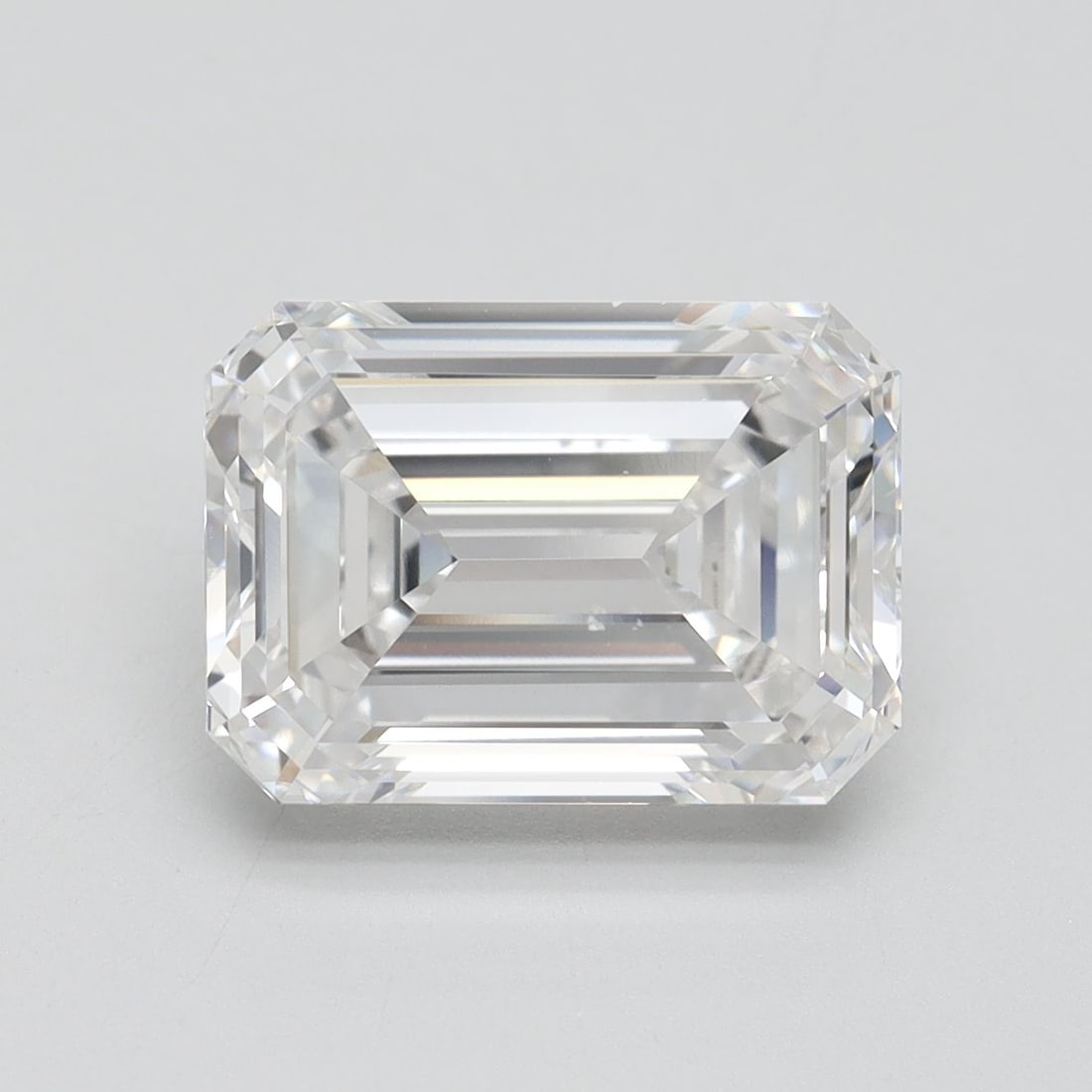 Loose Diamond - EMERALD 5.01ct E VS2: Loose Diamond - EMERALD 5.01ct E VS2 Source: This is a real non-mined Diamond that has been grown in a lab Shape: EMERALD Carats: 5.01 Color: E Clarity: VS2 Certification: IGI Video: