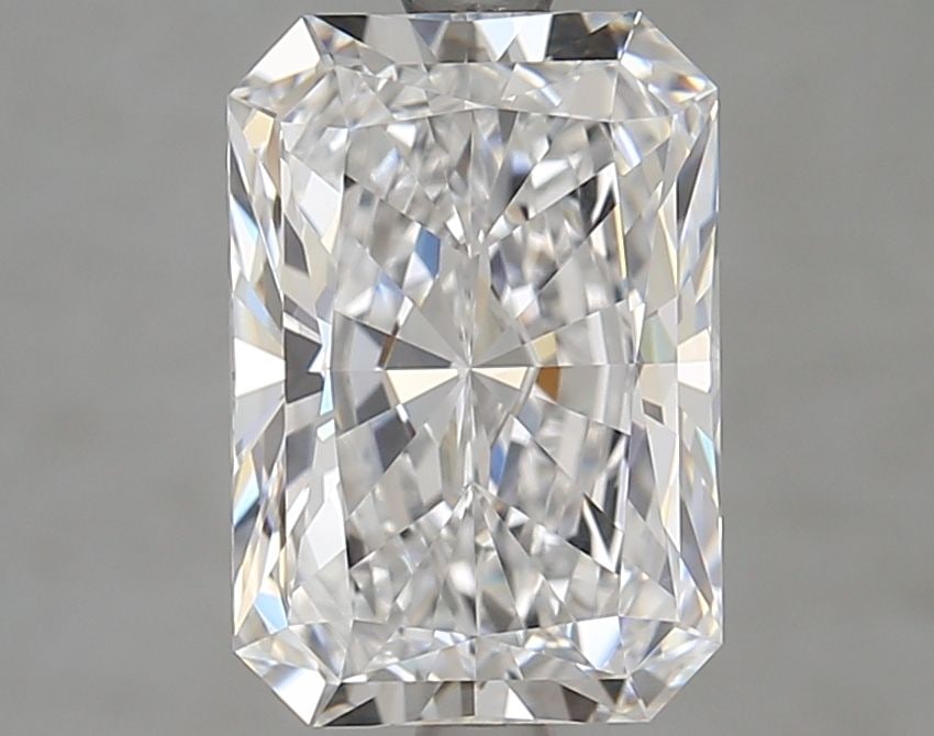 Loose Diamond - RADIANT 3.14ct D VVS1: Loose Diamond - RADIANT 3.14ct D VVS1 Source: This is a real non-mined Diamond that has been grown in a lab Shape: RADIANT Carats: 3.14 Color: D Clarity: VVS1 Certification: GIA Video: