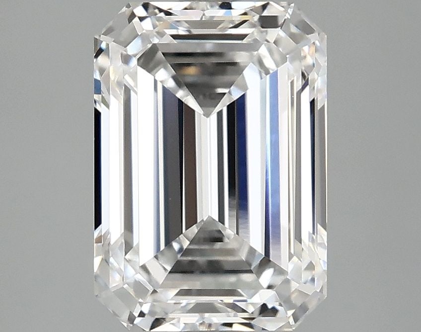 Loose Diamond - EMERALD 3.09ct D VVS2: Loose Diamond - EMERALD 3.09ct D VVS2 Source: This is a real non-mined Diamond that has been grown in a lab Shape: EMERALD Carats: 3.09 Color: D Clarity: VVS2 Certification: IGI Video: