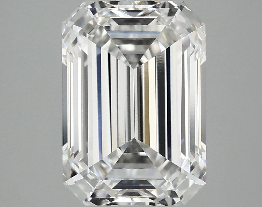 Loose Diamond - EMERALD 3.1ct E VVS2: Loose Diamond - EMERALD 3.1ct E VVS2 Source: This is a real non-mined Diamond that has been grown in a lab Shape: EMERALD Carats: 3.1 Color: E Clarity: VVS2 Certification: IGI Video: