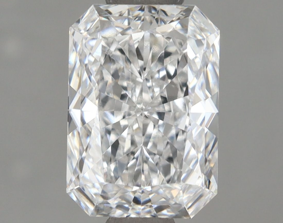 Loose Diamond - RADIANT 1.64ct E VS1: Loose Diamond - RADIANT 1.64ct E VS1 Source: This is a real non-mined Diamond that has been grown in a lab Shape: RADIANT Carats: 1.64 Color: E Clarity: VS1 Certification: IGI Video: