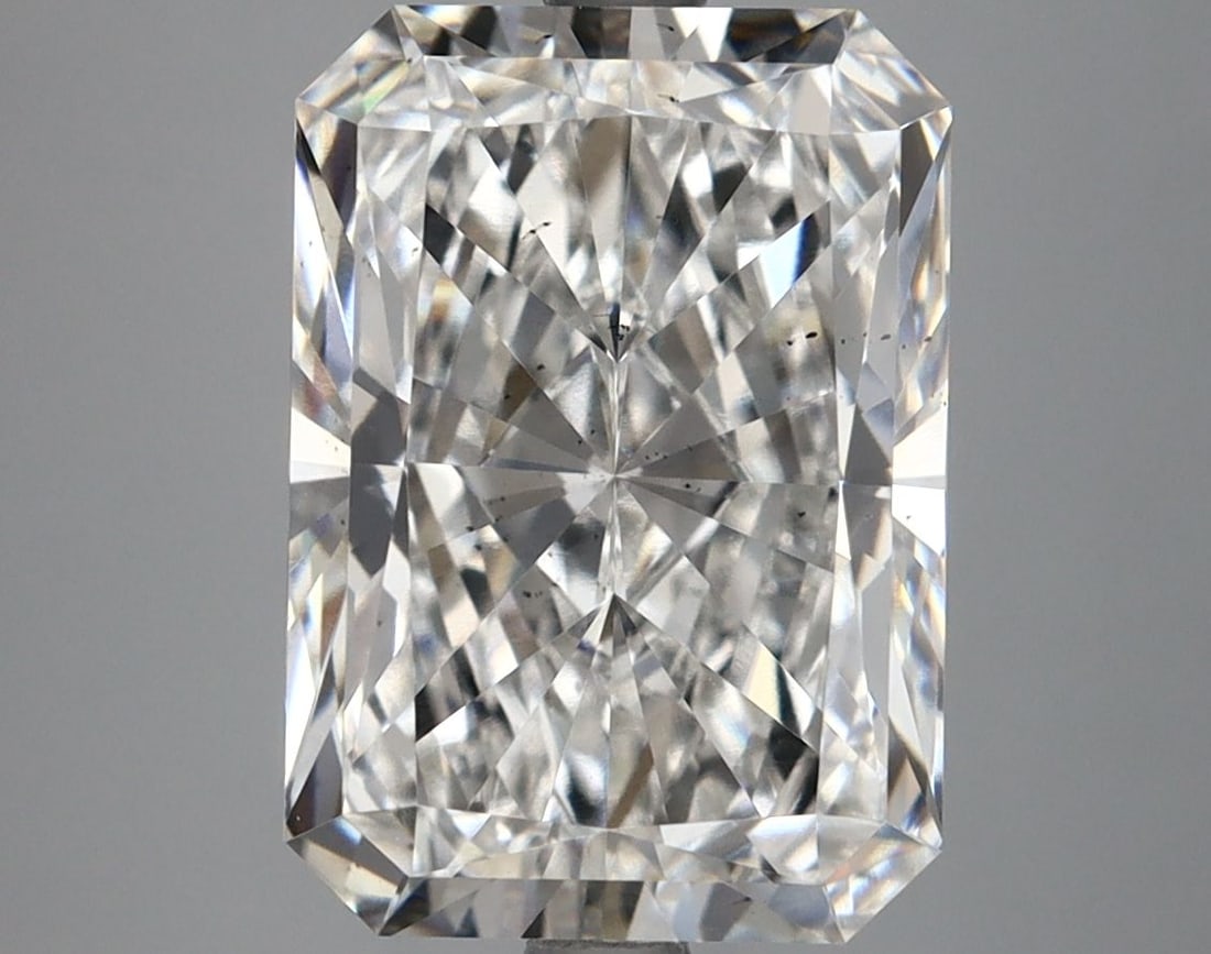 Loose Diamond - RADIANT 4.85ct E SI1: Loose Diamond - RADIANT 4.85ct E SI1 Source: This is a real non-mined Diamond that has been grown in a lab Shape: RADIANT Carats: 4.85 Color: E Clarity: SI1 Certification: IGI Video: