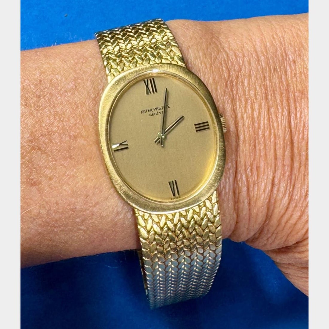 18K Yellow Gold Patek Philippe Manual Wind Dress Watch 1960s 32 x 30mm (1 of 2)