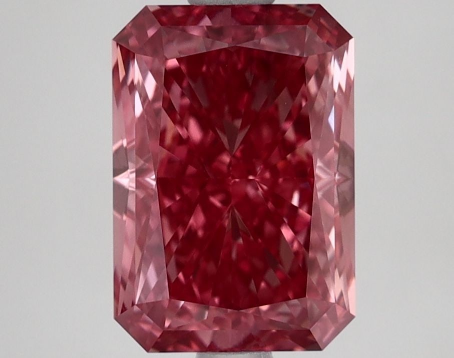 Loose Diamond - RADIANT 2.76ct Fancy Vivid Pink VVS2: Loose Diamond - RADIANT 2.76ct Fancy Vivid Pink VVS2 Source: This is a real non-mined Diamond that has been grown in a lab Shape: RADIANT Carats: 2.76 Color: Fancy Vivid Pink Certification: IGI Video: