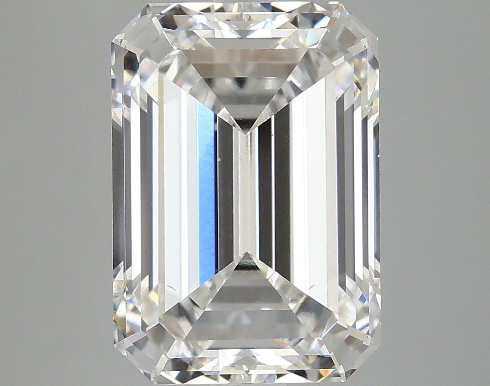 Loose Diamond - EMERALD 5.04ct E VS2: Loose Diamond - EMERALD 5.04ct E VS2 Source: This is a real non-mined Diamond that has been grown in a lab Shape: EMERALD Carats: 5.04 Color: E Clarity: VS2 Certification: IGI Video: