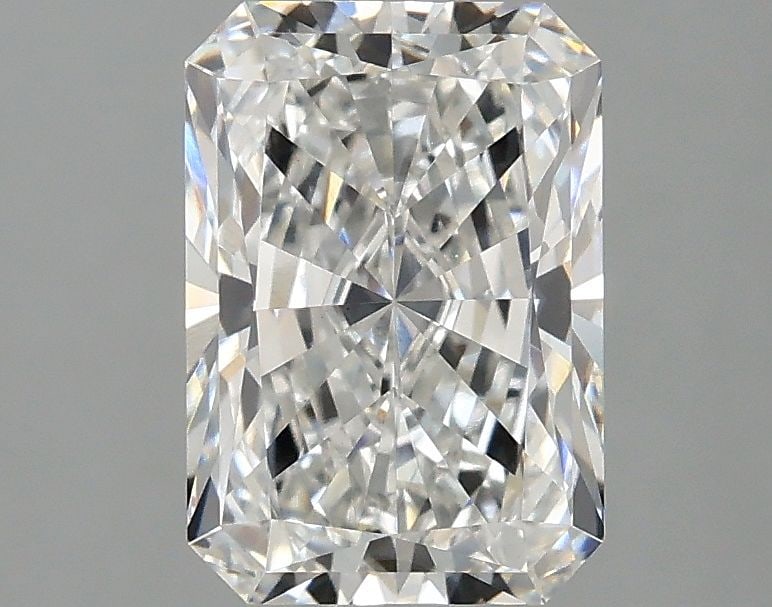 Loose Diamond - RADIANT 2.1ct E VS1: Loose Diamond - RADIANT 2.1ct E VS1 Source: This is a real non-mined Diamond that has been grown in a lab Shape: RADIANT Carats: 2.1 Color: E Clarity: VS1 Certification: IGI Video: