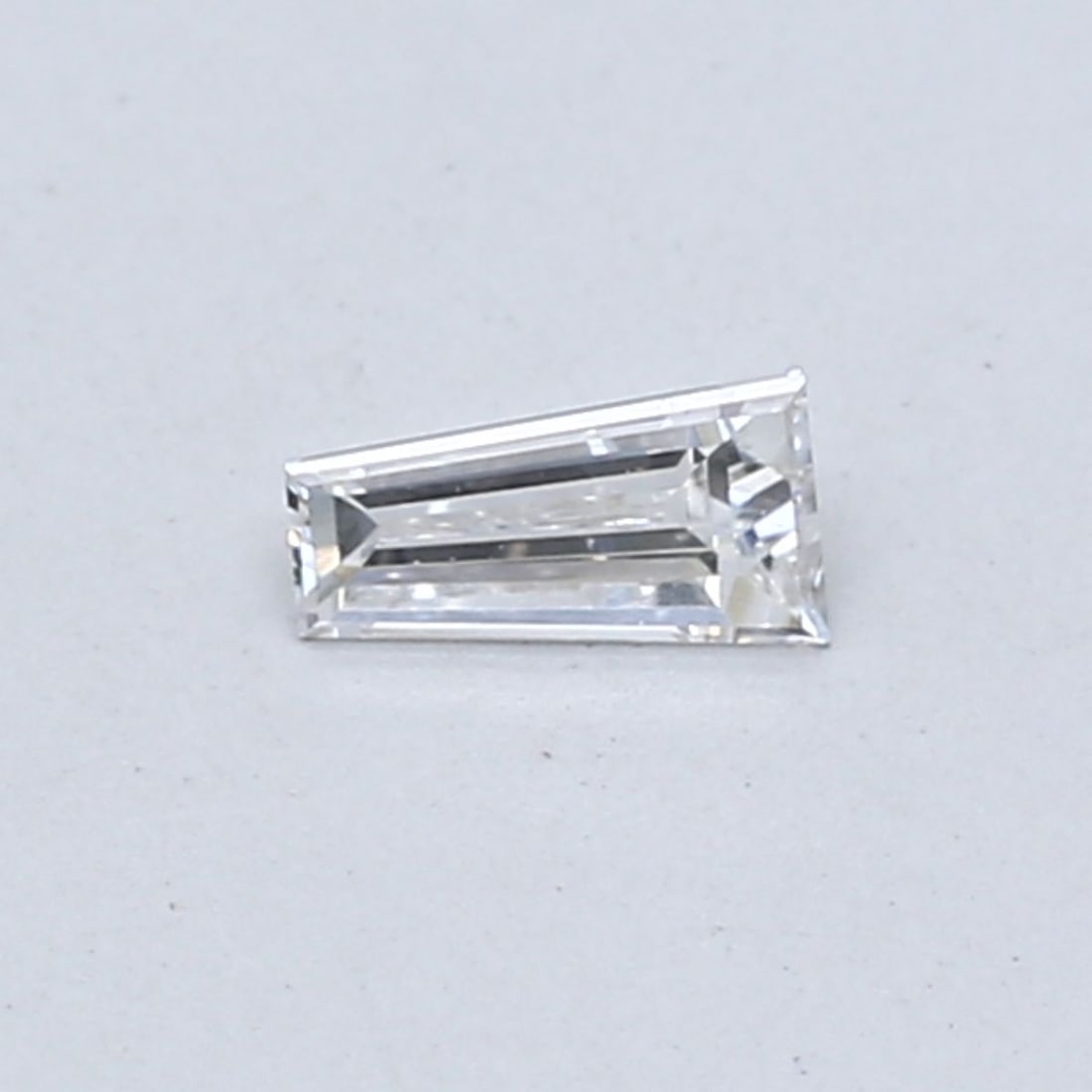 Loose Diamond - TAPERED BAGUETTE 0.18ct E VS2 (1 of 1)