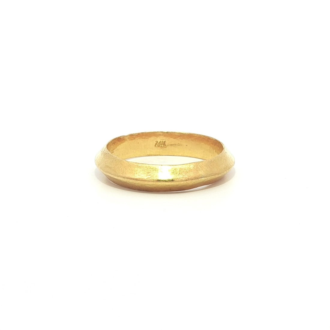 24k Yellow Gold 3.8mm Knife Edge Stackable Band Ring Size 5.5: 24k Yellow Gold 3.8mm Knife Edge Stackable Band Ring Size 5.5 This elegant band ring is crafted from solid 24k yellow gold, showcasing a sleek knife edge design that measures 3.8mm in width. Weighing