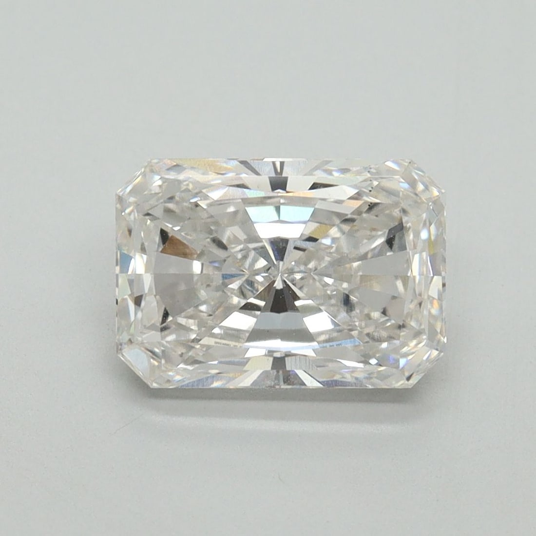 Loose Diamond - RADIANT 2.19ct F VS1: Loose Diamond - RADIANT 2.19ct F VS1 Source: This is a real non-mined Diamond that has been grown in a lab Shape: RADIANT Carats: 2.19 Color: F Clarity: VS1 Certification: GSI Video: