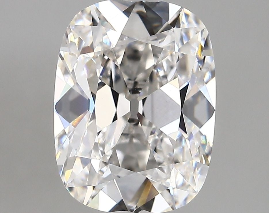 Loose Diamond - CUSHION MODIFIED 3.31ct E VVS2: Loose Diamond - CUSHION MODIFIED 3.31ct E VVS2 Source: This is a real non-mined Diamond that has been grown in a lab Shape: CUSHION MODIFIED Carats: 3.31 Color: E Clarity: VVS2 Certification: IGI Vide