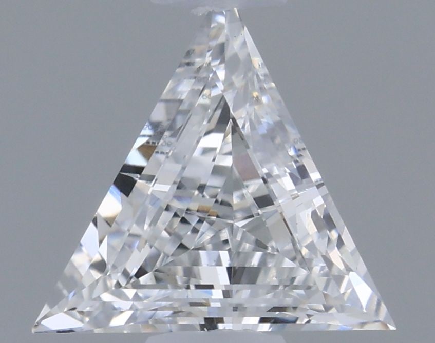 Loose Diamond - TRIANGULAR 0.3ct E VS1: Loose Diamond - TRIANGULAR 0.3ct E VS1 Source: This is a real non-mined Diamond that has been grown in a lab Shape: TRIANGULAR Carats: 0.3 Color: E Clarity: VS1 Certification: IGI Video:
