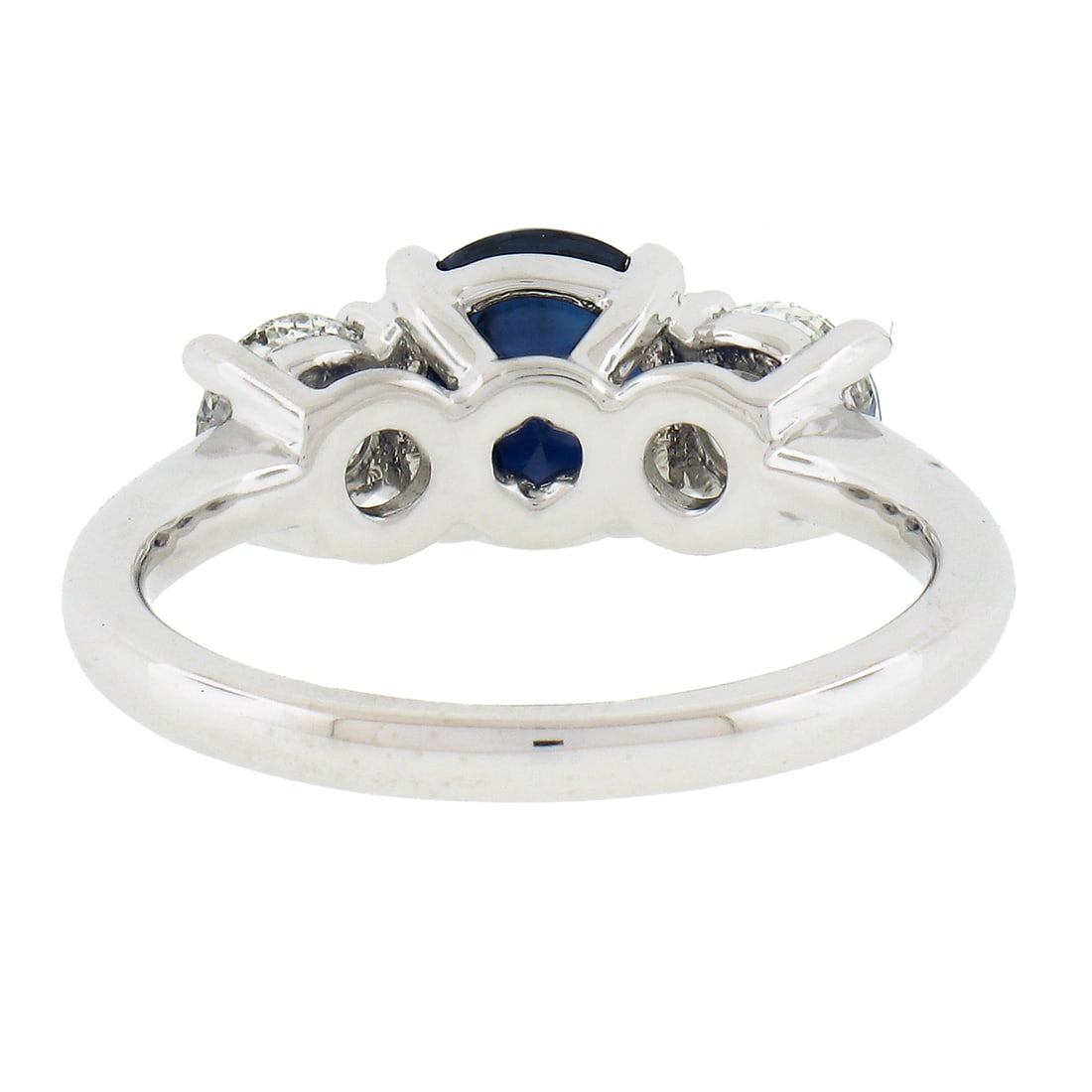 Platinum 3.05ct AGL Burma No Heat Oval Sapphire & GIA Diamonds Engagement Ring: Platinum 3.05ct AGL Burma No Heat Oval Sapphire & GIA Diamonds Engagement Ring This exquisite engagement ring showcases a stunning 2.05 ct oval sapphire, sourced from Burma, with no heat treatment, ex