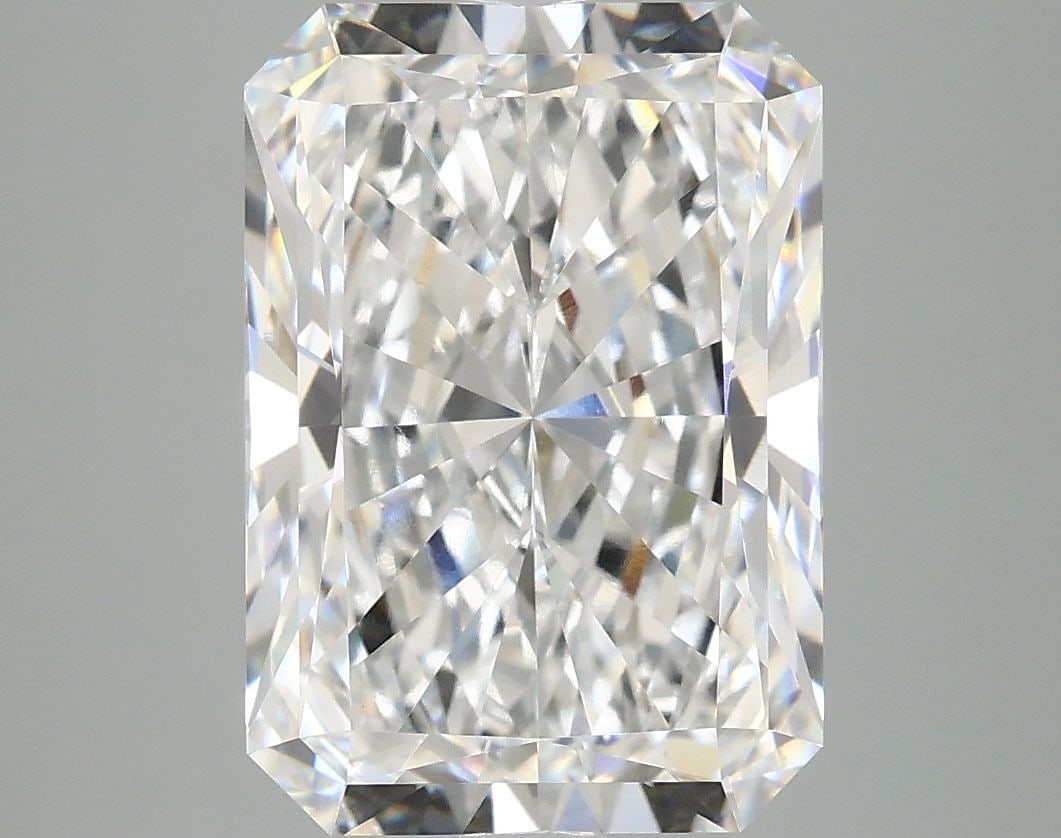 Loose Diamond - RADIANT 5.09ct E VVS2: Loose Diamond - RADIANT 5.09ct E VVS2 Source: This is a real non-mined Diamond that has been grown in a lab Shape: RADIANT Carats: 5.09 Color: E Clarity: VVS2 Certification: IGI Video: