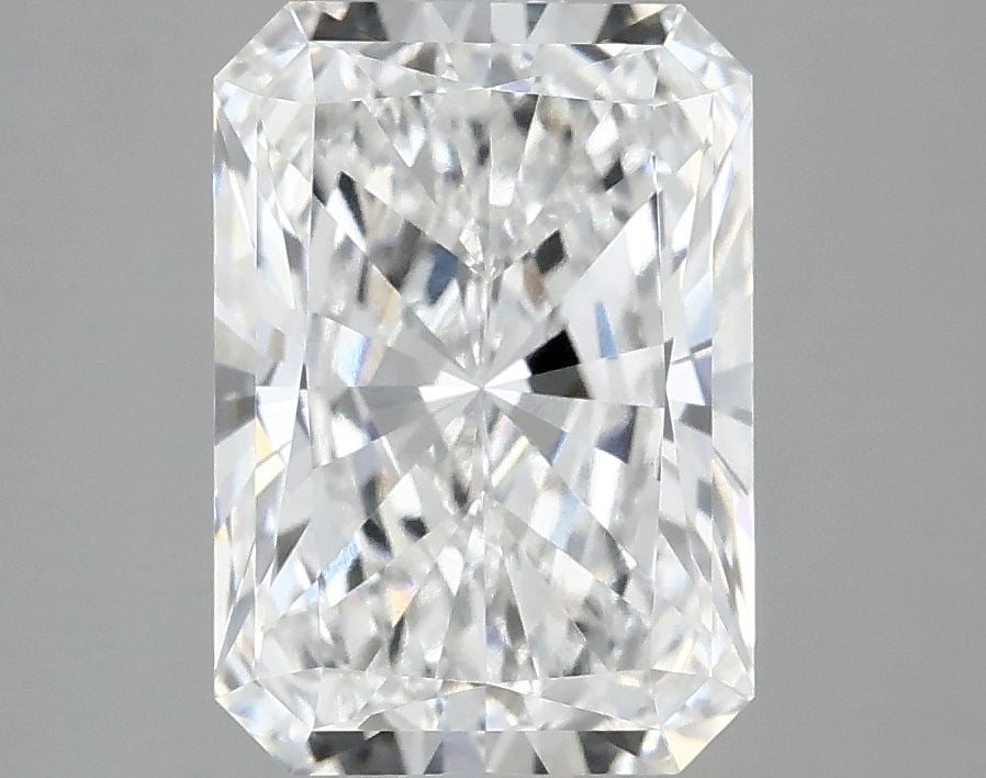 Loose Diamond - RADIANT 3.1ct D VVS2: Loose Diamond - RADIANT 3.1ct D VVS2 Source: This is a real non-mined Diamond that has been grown in a lab Shape: RADIANT Carats: 3.1 Color: D Clarity: VVS2 Certification: IGI Video: