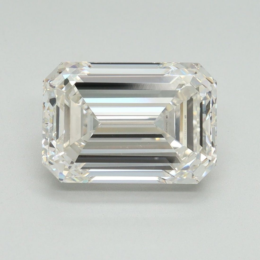 Loose Diamond - EMERALD 4.02ct F VS1: Loose Diamond - EMERALD 4.02ct F VS1 Source: This is a real non-mined Diamond that has been grown in a lab Shape: EMERALD Carats: 4.02 Color: F Clarity: VS1 Certification: IGI Video: