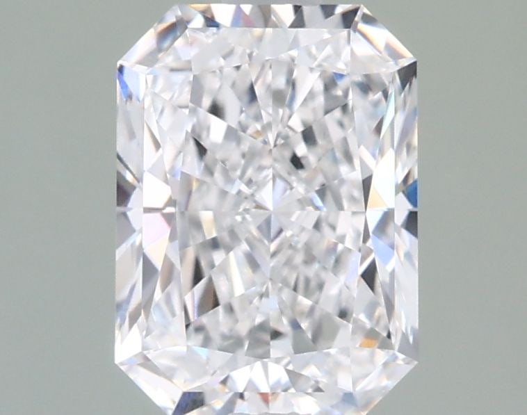 Loose Diamond - RADIANT 1.5ct E VVS1: Loose Diamond - RADIANT 1.5ct E VVS1 Source: This is a real non-mined Diamond that has been grown in a lab Shape: RADIANT Carats: 1.5 Color: E Clarity: VVS1 Certification: IGI Video: