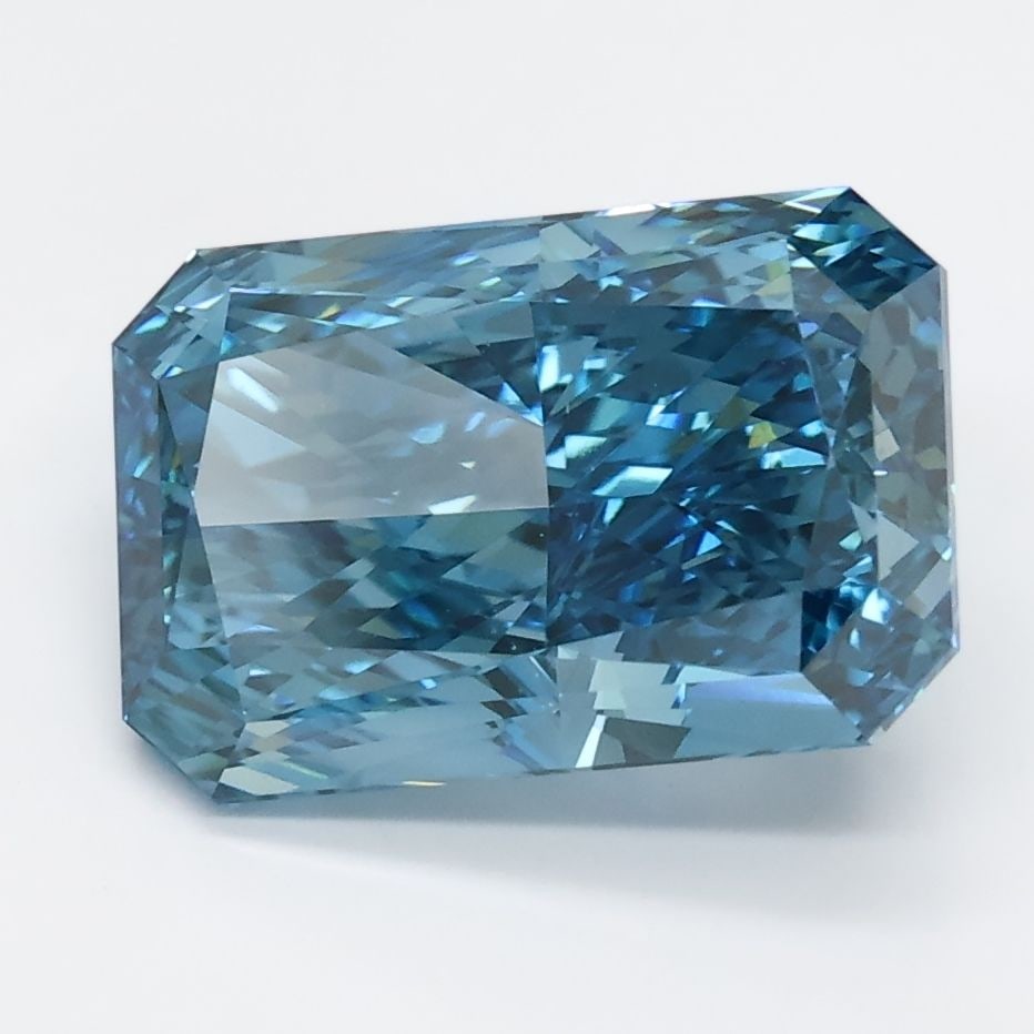 Loose Diamond - RADIANT 3.08ct Blue VVS2: Loose Diamond - RADIANT 3.08ct Blue VVS2 Source: This is a real non-mined Diamond that has been grown in a lab Shape: RADIANT Carats: 3.08 Color: Blue Certification: NONE Video: