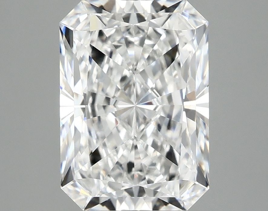 Loose Diamond - RADIANT 3.09ct D VVS2: Loose Diamond - RADIANT 3.09ct D VVS2 Source: This is a real non-mined Diamond that has been grown in a lab Shape: RADIANT Carats: 3.09 Color: D Clarity: VVS2 Certification: IGI Video: