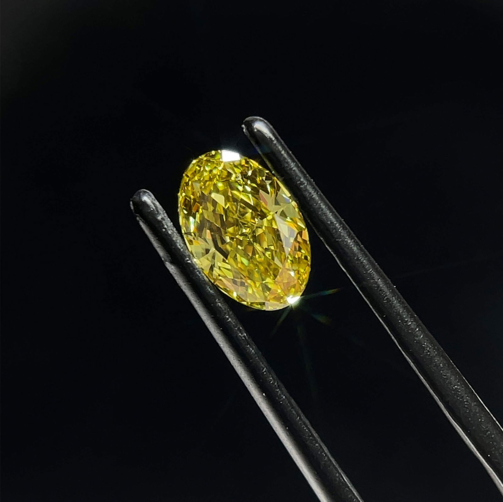 Loose Diamond - OVAL 0.87ct Fancy Gray Yellow VS1: Loose Diamond - OVAL 0.87ct Fancy Gray Yellow VS1 Source: This is a real non-mined Diamond that has been grown in a lab Shape: OVAL Carats: 0.87 Color: Fancy Gray Yellow Certification: IGI Video: