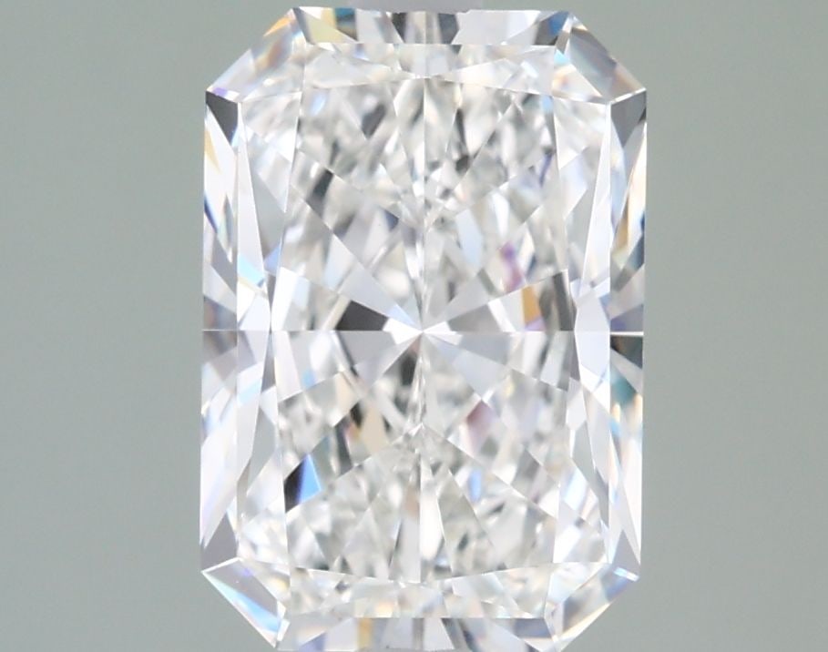 Loose Diamond - RADIANT 2.27ct F VVS1: Loose Diamond - RADIANT 2.27ct F VVS1 Source: This is a real non-mined Diamond that has been grown in a lab Shape: RADIANT Carats: 2.27 Color: F Clarity: VVS1 Certification: IGI Video: