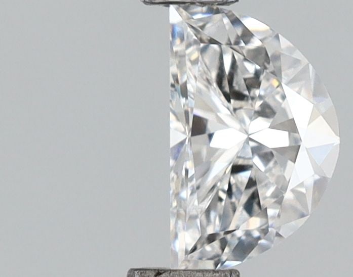 Loose Diamond - HALF MOON 0.42ct D VVS2: Loose Diamond - HALF MOON 0.42ct D VVS2 Source: This is a real non-mined Diamond that has been grown in a lab Shape: HALF MOON Carats: 0.42 Color: D Clarity: VVS2 Certification: IGI Video: