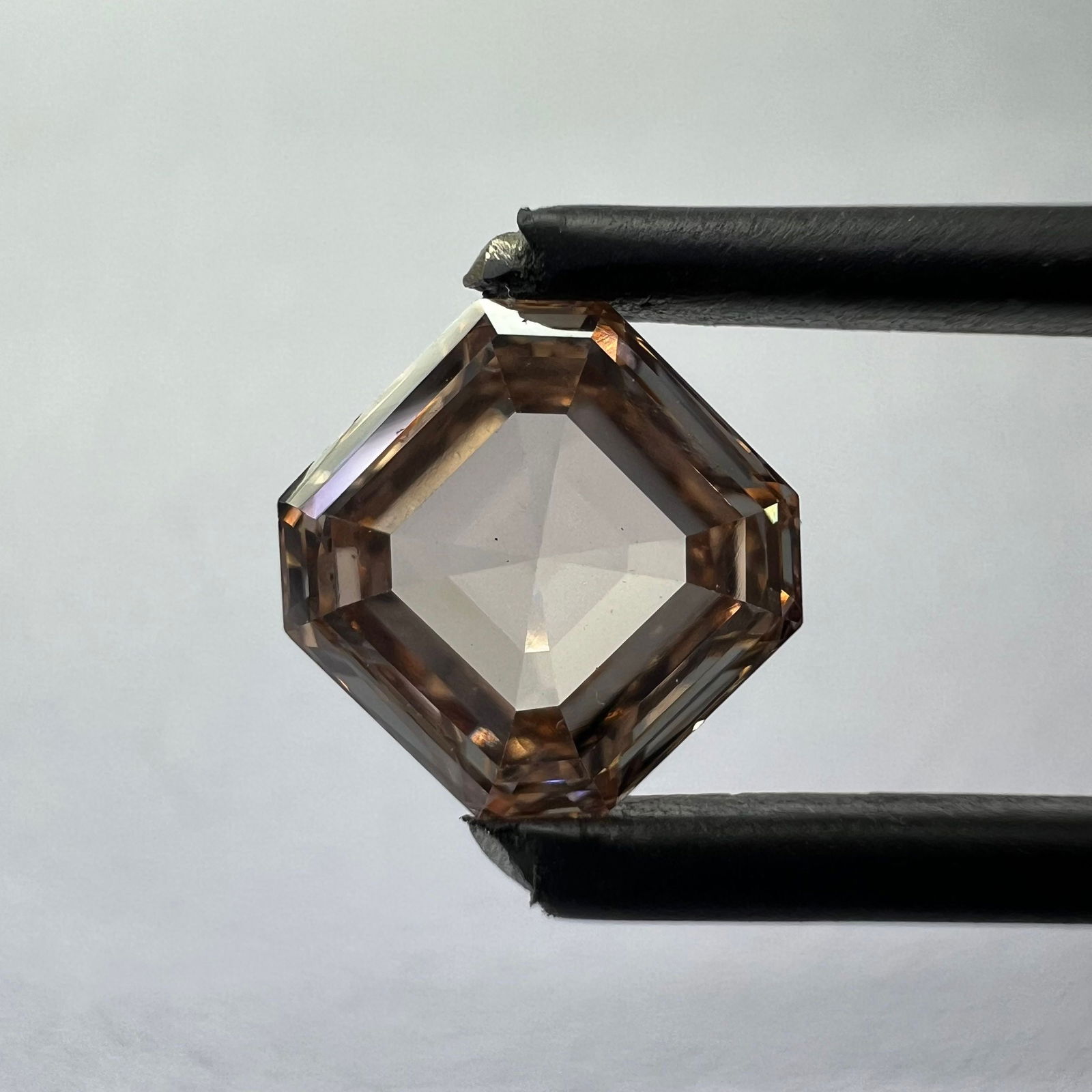 Loose Diamond - ASSCHER 1.38ct Pink VS1: Loose Diamond - ASSCHER 1.38ct Pink VS1 Source: This is a real non-mined Diamond that has been grown in a lab Shape: ASSCHER Carats: 1.38 Color: Pink Certification: NONE The Diamond Depot Guarantee: A