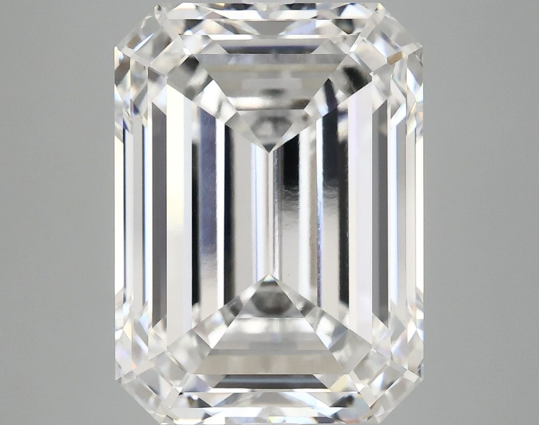 Loose Diamond - EMERALD 10.4ct F VVS2: Loose Diamond - EMERALD 10.4ct F VVS2 Source: This is a real non-mined Diamond that has been grown in a lab Shape: EMERALD Carats: 10.4 Color: F Clarity: VVS2 Certification: IGI Video: Video Link 