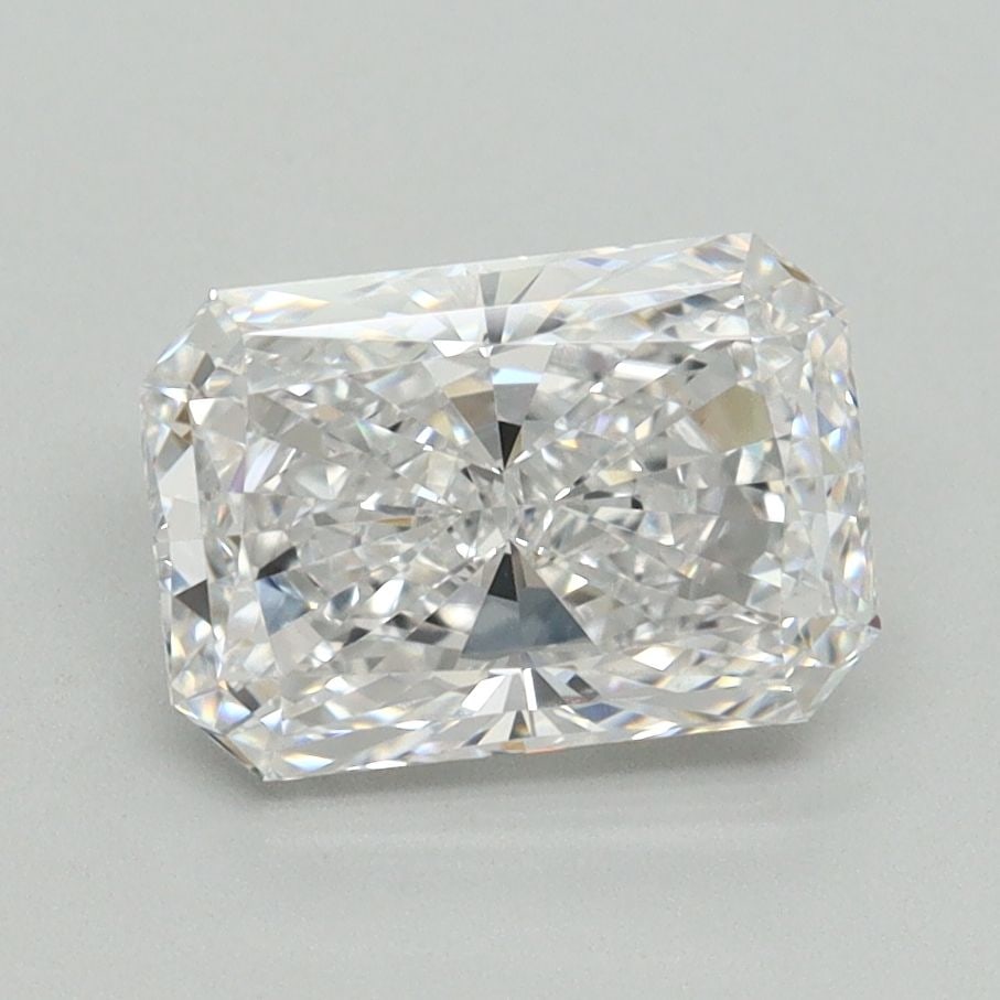 Loose Diamond - RADIANT 1.8ct D VS1: Loose Diamond - RADIANT 1.8ct D VS1 Source: This is a real non-mined Diamond that has been grown in a lab Shape: RADIANT Carats: 1.8 Color: D Clarity: VS1 Certification: IGI Video: