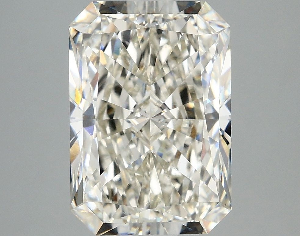 Loose Diamond - RADIANT 4.05ct H VS1: Loose Diamond - RADIANT 4.05ct H VS1 Source: This is a real non-mined Diamond that has been grown in a lab Shape: RADIANT Carats: 4.05 Color: H Clarity: VS1 Certification: IGI Video: