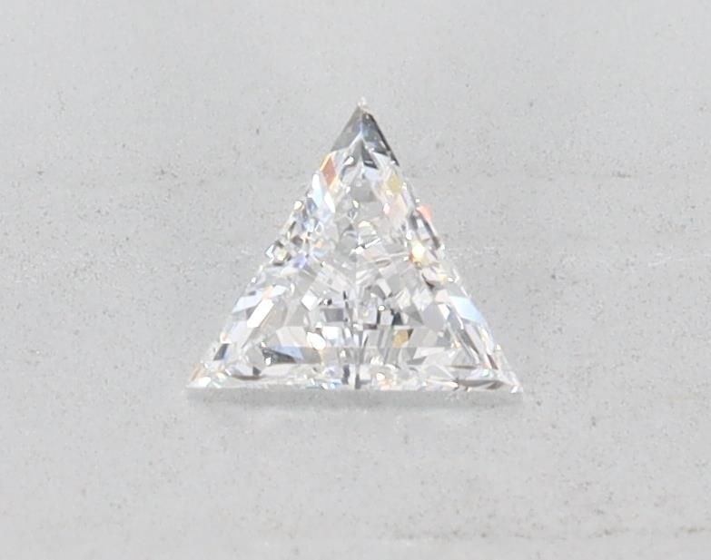 Loose Diamond - TRIANGULAR 0.21ct F VS1: Loose Diamond - TRIANGULAR 0.21ct F VS1 Source: This is a real non-mined Diamond that has been grown in a lab Shape: TRIANGULAR Carats: 0.21 Color: F Clarity: VS1 Certification: NONE Video: