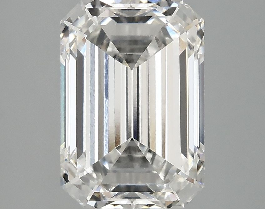 Loose Diamond - EMERALD 3.1ct G VS1: Loose Diamond - EMERALD 3.1ct G VS1 Source: This is a real non-mined Diamond that has been grown in a lab Shape: EMERALD Carats: 3.1 Color: G Clarity: VS1 Certification: IGI Video: