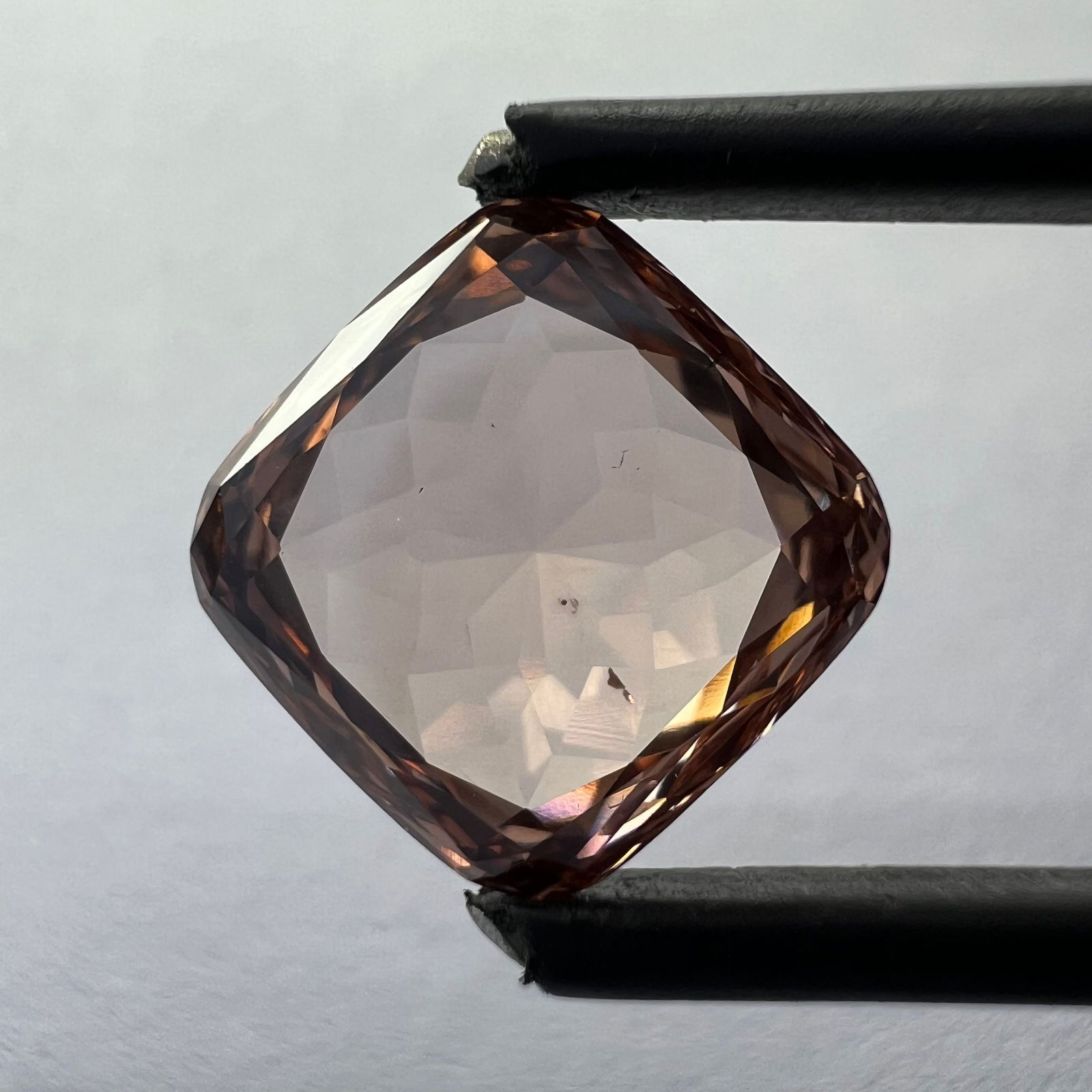 Loose Diamond - CUSHION BRILLIANT 2.19ct Pink SI1: Loose Diamond - CUSHION BRILLIANT 2.19ct Pink SI1 Source: This is a real non-mined Diamond that has been grown in a lab Shape: CUSHION BRILLIANT Carats: 2.19 Color: Pink Certification: NONE The Diamon