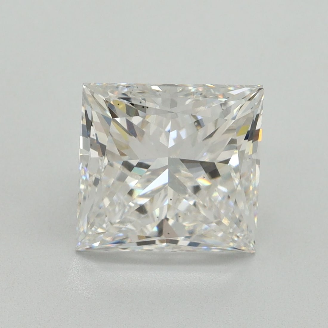 Loose Diamond - PRINCESS 4.02ct F VS2: Loose Diamond - PRINCESS 4.02ct F VS2 Source: This is a real non-mined Diamond that has been grown in a lab Shape: PRINCESS Carats: 4.02 Color: F Clarity: VS2 Certification: NONE Video: