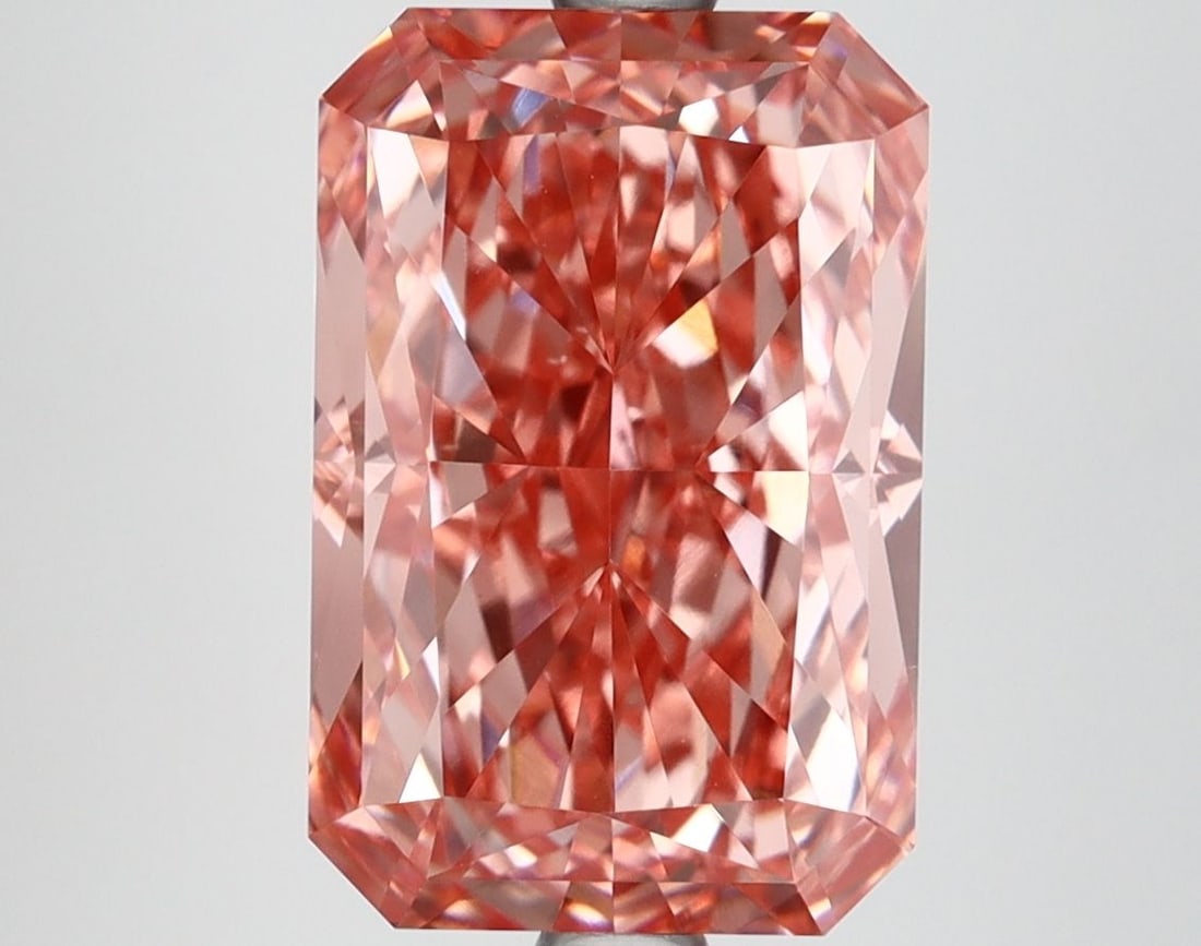 Loose Diamond - RADIANT 5.05ct Fancy Vivid Pink VVS2: Loose Diamond - RADIANT 5.05ct Fancy Vivid Pink VVS2 Source: This is a real non-mined Diamond that has been grown in a lab Shape: RADIANT Carats: 5.05 Color: Fancy Vivid Pink Certification: IGI Video: