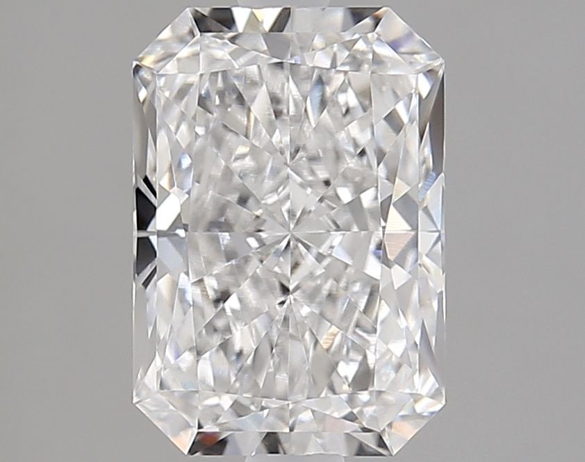 Loose Diamond - RADIANT 2.52ct E VVS1: Loose Diamond - RADIANT 2.52ct E VVS1 Source: This is a real non-mined Diamond that has been grown in a lab Shape: RADIANT Carats: 2.52 Color: E Clarity: VVS1 Certification: IGI Video: