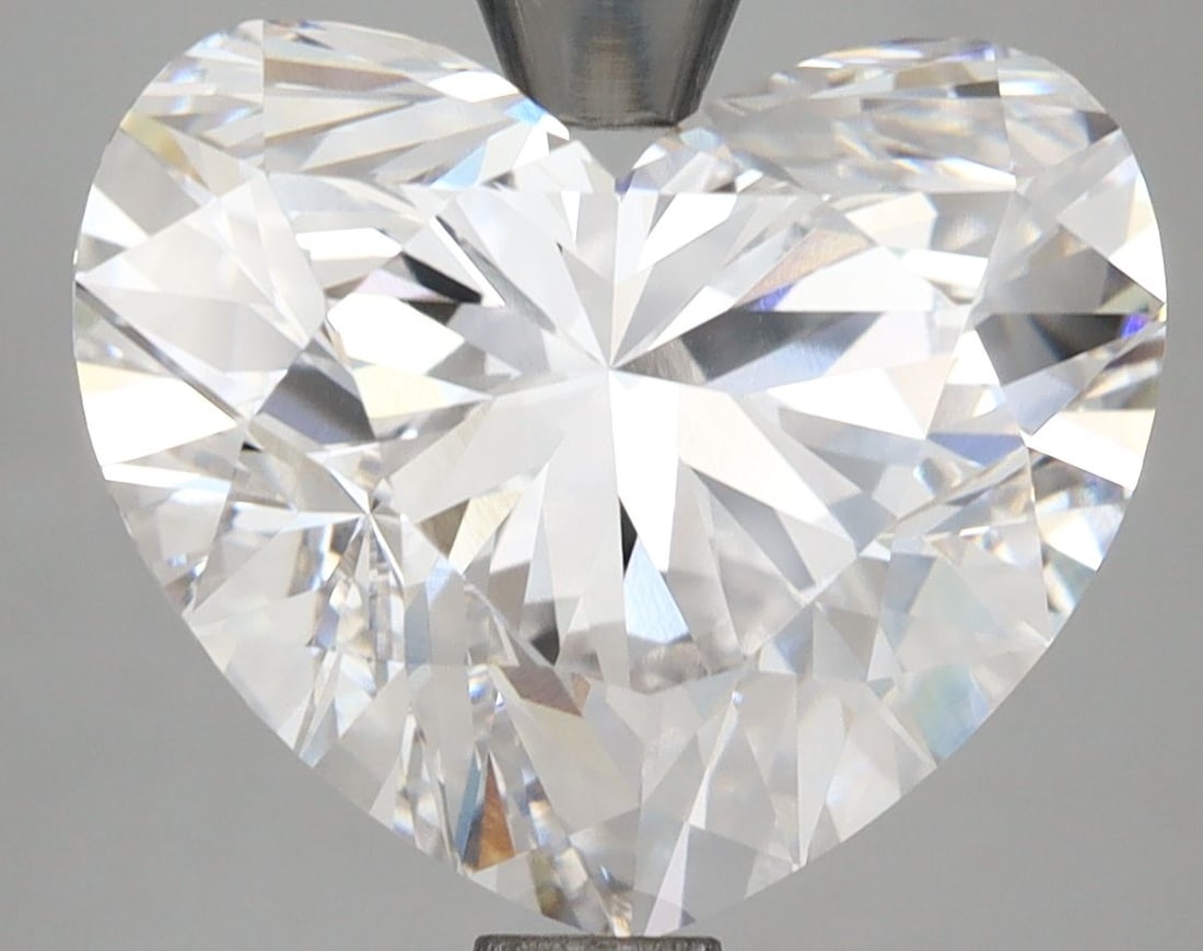 Loose Diamond - HEART 8.15ct E VVS1: Loose Diamond - HEART 8.15ct E VVS1 Source: This is a real non-mined Diamond that has been grown in a lab Shape: HEART Carats: 8.15 Color: E Clarity: VVS1 Certification: IGI Video: